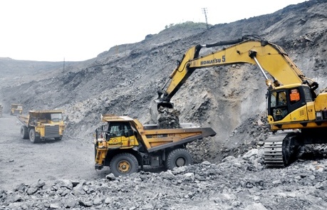 Tháng 7, TKV bóc xúc đất đá phục vụ sản xuất vượt kế hoạch