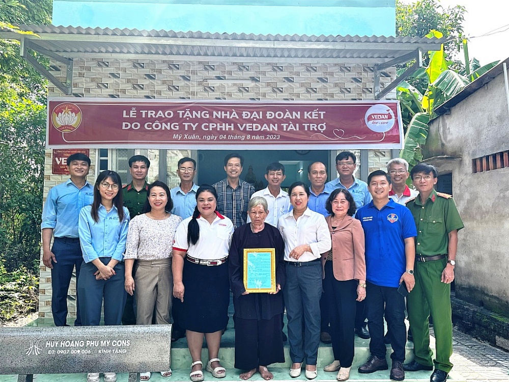 Vedan Việt Nam trao tặng học bổng khuyến học và nhà Đại đoàn kết tại tỉnh Bà Rịa- Vũng Tàu