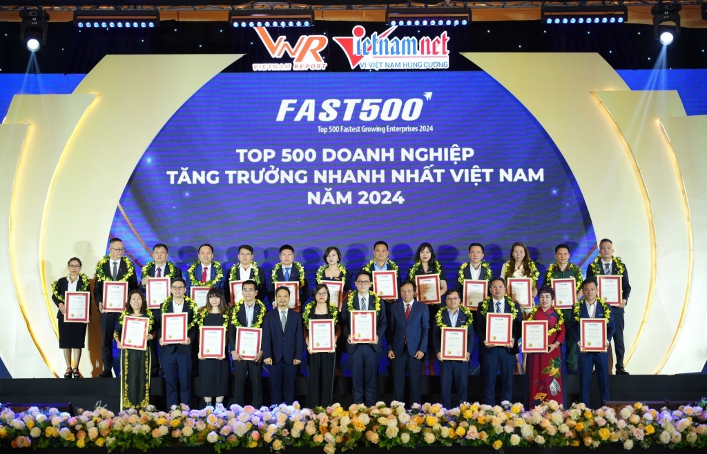 Vinh danh Top 500 doanh nghiệp tăng trưởng nhanh nhất Việt Nam