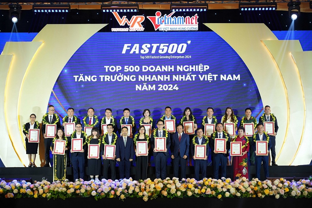 Vinh danh Top 500 doanh nghiệp tăng trưởng nhanh nhất Việt Nam