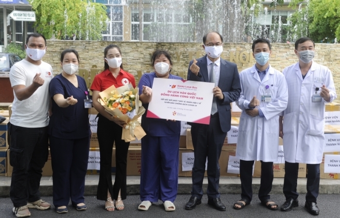 KTO Việt Nam tiếp sức đội ngũ y bác sĩ tuyến đầu chống dịch