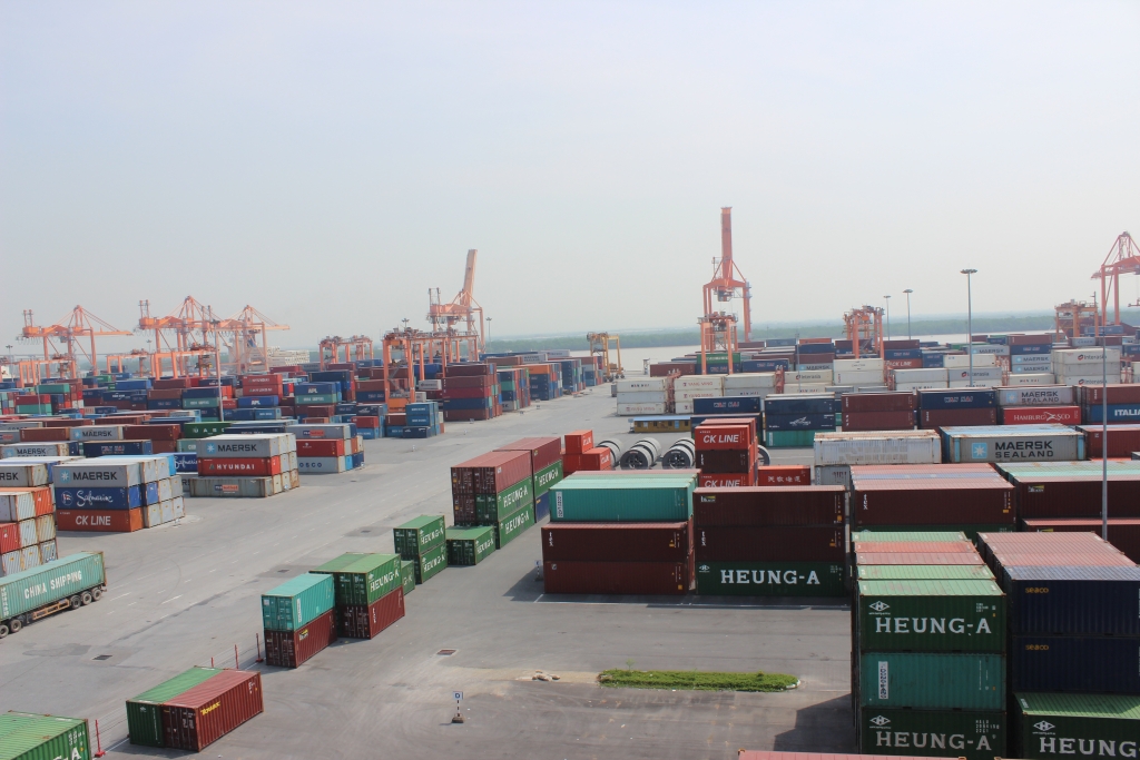 Công ty CP cảng Hải Phòng: 88 tàu container làm hàng trong tháng 1/2023