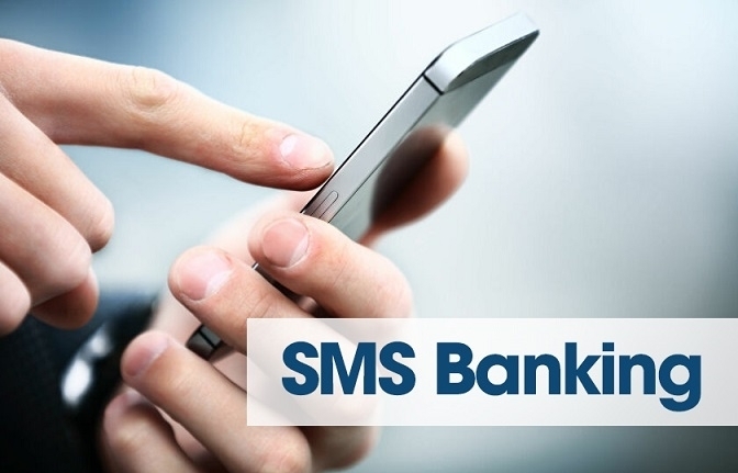 Sau phản ứng phí SMS Banking cao, ngân hàng và nhà mạng đồng thuận thu trọn gói?