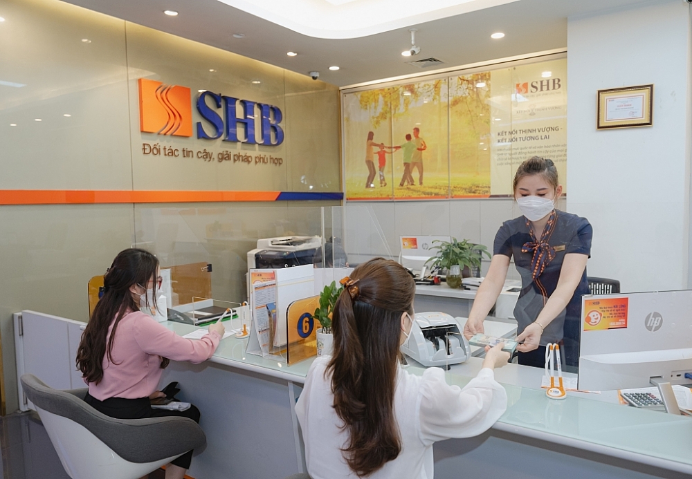 SHB lên phương án tăng vốn điều lệ từ 26.673 tỷ đồng lên 36.007 tỷ đồng thông qua việc phát hành cổ phiếu để trả cổ tức từ lợi nhuận năm 2021 và chào bán cổ phiếu cho cổ đông hiện hữu.