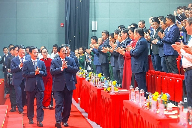 Thủ tướng đề nghị doanh nhân Việt Nam trau dồi bản lĩnh, đạo đức kinh doanh