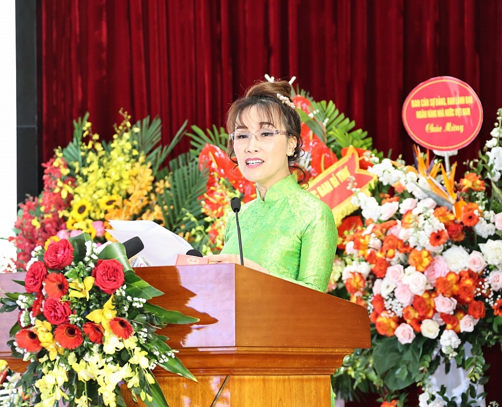 Nữ tỷ phú Nguyễn Thị Phương Thảo phát biểu tại Đại hội Thi đua yêu nước ngành Ngân hàng lần thứ VIII 