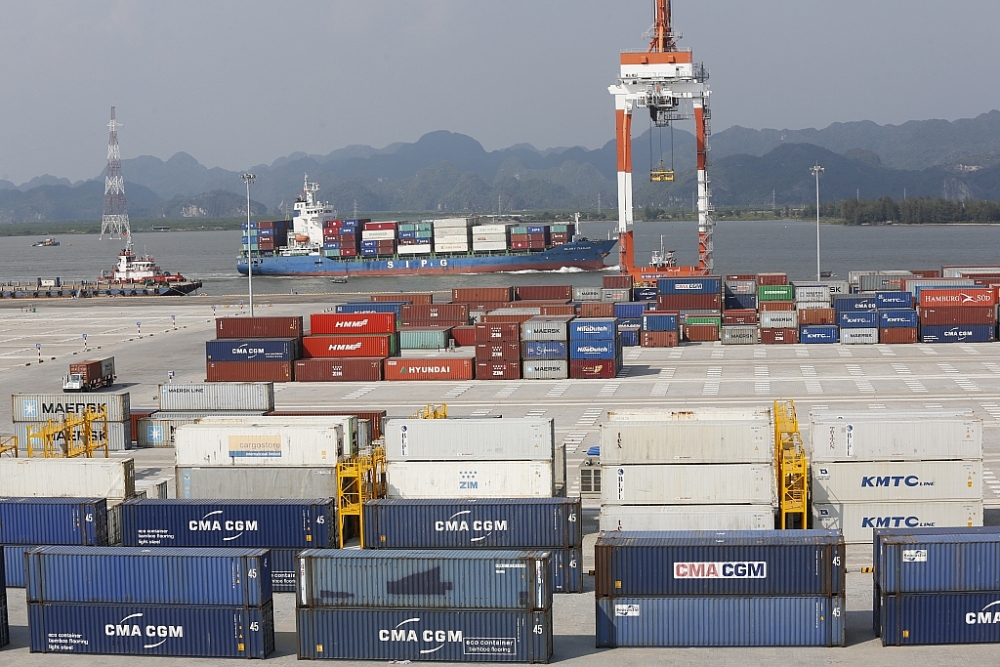 Ngành Logistics đào tạo nguồn nhân lực có kỹ năng thực hành thành thạo về giao nhận và vận chuyển hàng hóa, nghiệp vụ kho bãi hàng hóa, nghiệp vụ hải quan. 	Ảnh: TKTS