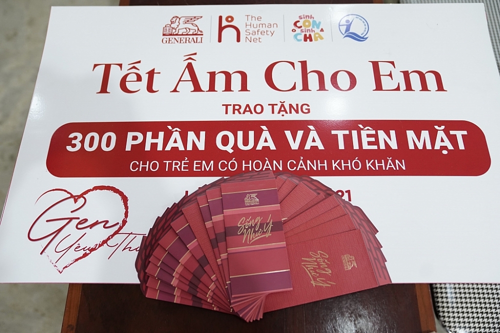 Bảo hiểm nhân thọ Generali trao áo ấm cho trẻ em nghèo tỉnh Lao Cai