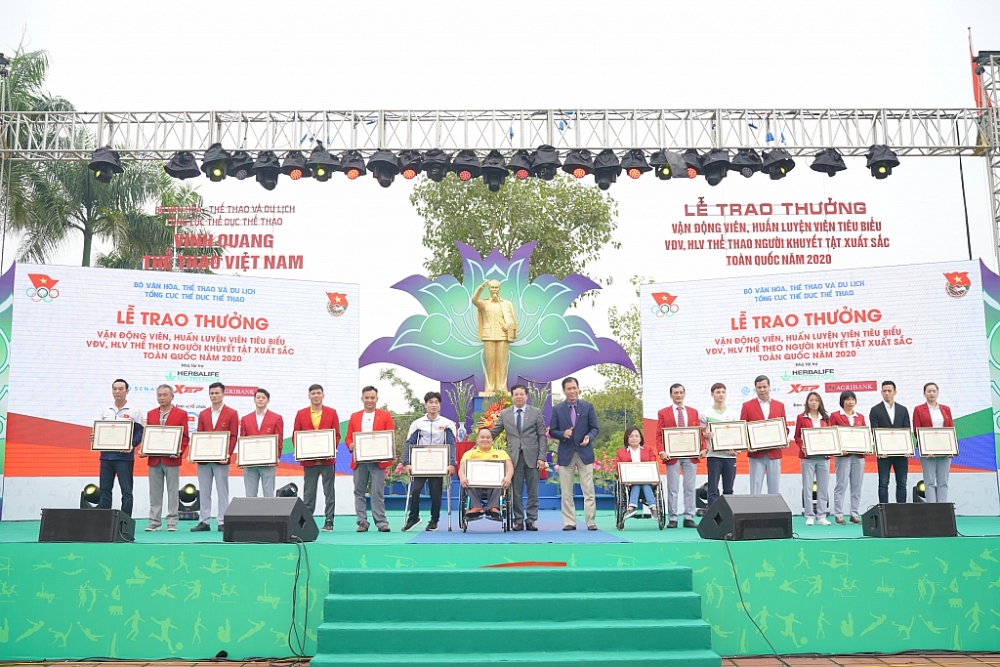 Herbalife Việt Nam đồng hành vinh danh VĐV, HLV tiêu biểu 2020
