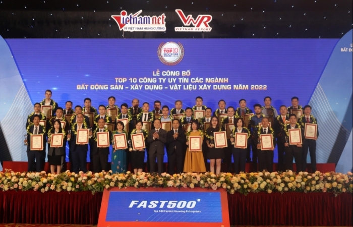 Tôn vinh Top 500 Doanh nghiệp tăng trưởng nhanh nhất Việt Nam (FAST500)