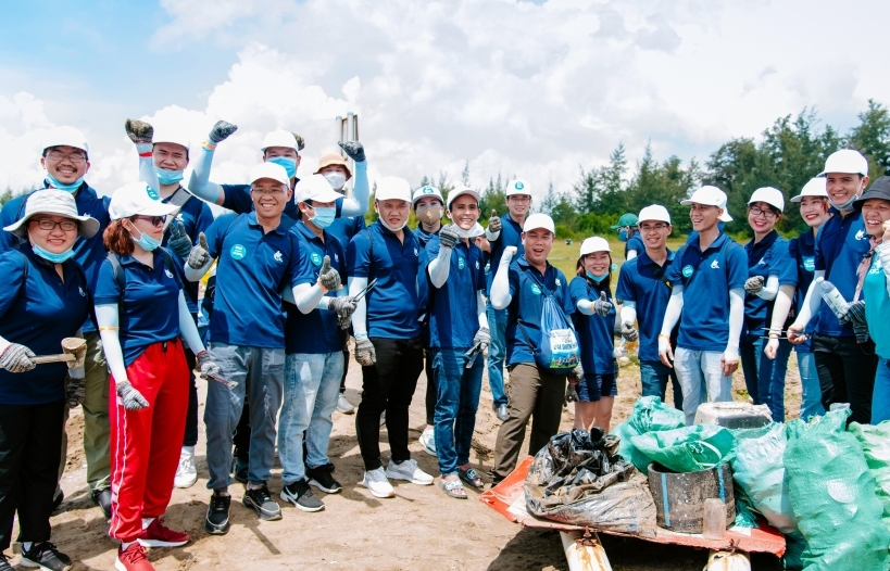 Nestlé Việt Nam tham gia làm sạch bãi biển góp phần giảm thiểu rác thải đại dương