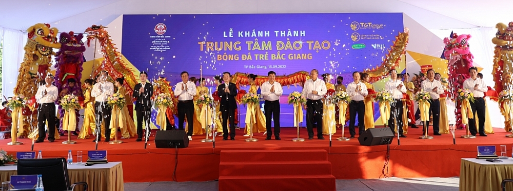 Hanoi FC khánh thành trung tâm đào tạo bóng đá trẻ tại Bắc Giang